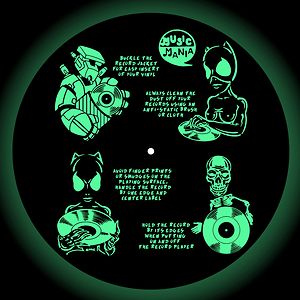 Slipmat Glow In The Dark by Music Mania Slipmat Glow In The Dark by Music Mania