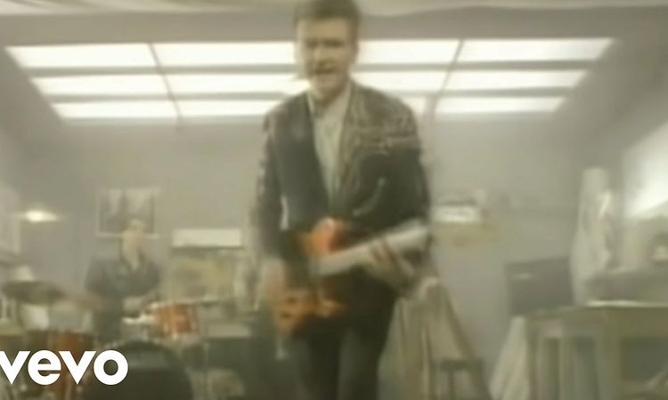 Crowded House - Don't Dream It's Over (Official Music Video)