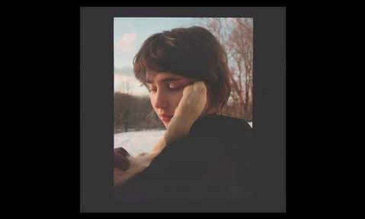 Clairo - Blouse