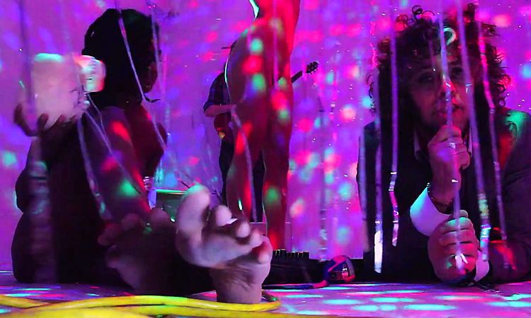 The Flaming Lips and New Fumes - Girl, You're So Weird (NSFW)