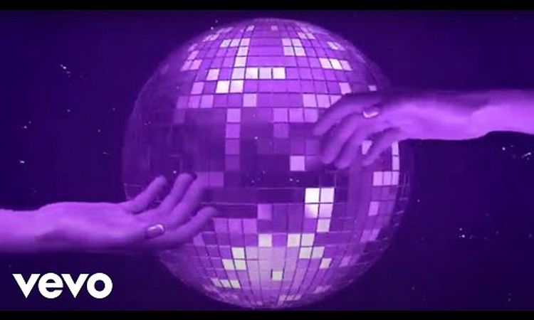 Purple Disco Machine - Hands to the Sky ft. Fiorious, House Gospel Choir