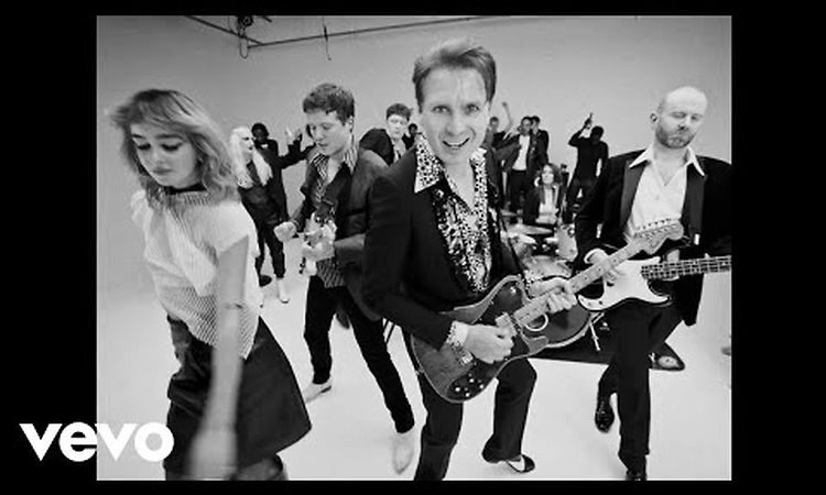 Franz Ferdinand - Billy Goodbye (Official Video)