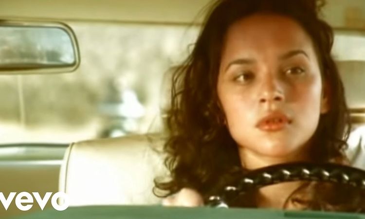 Norah Jones - Come Away With Me (Official Music Video)