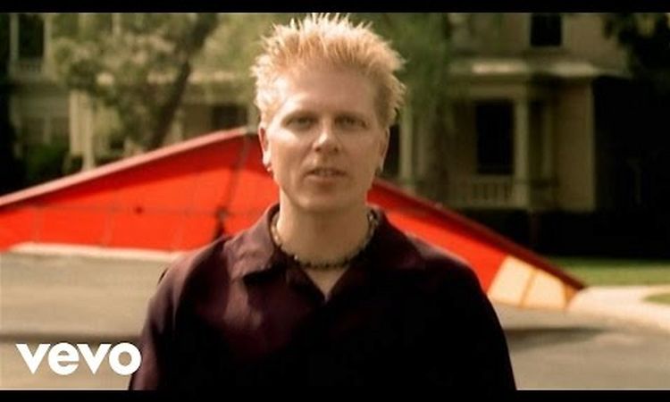 The Offspring - Why Don't You Get A Job? (Official Music Video)