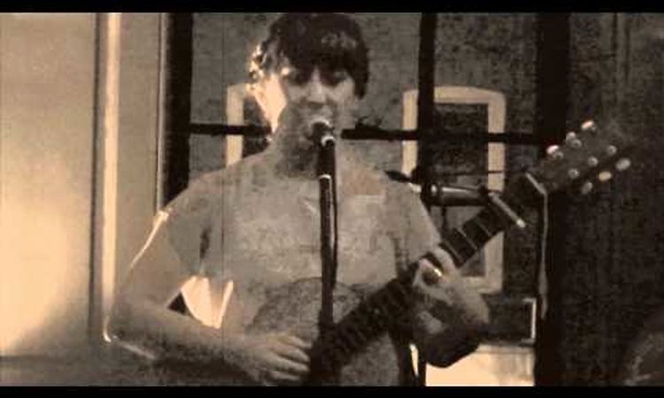 Liz Green - Displacement Song - Live Blacks London 2011