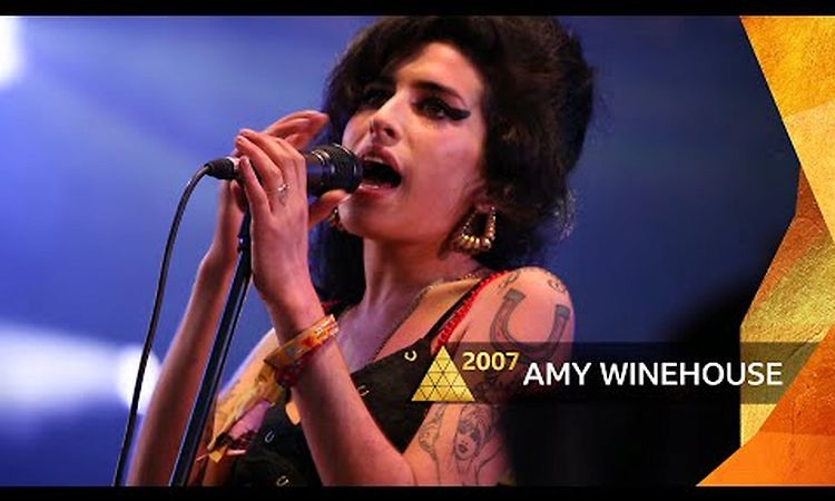 Amy Winehouse - Back To Black (Glastonbury 2007)