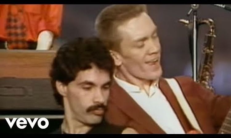 Daryl Hall & John Oates - Wait For Me (Official Video)