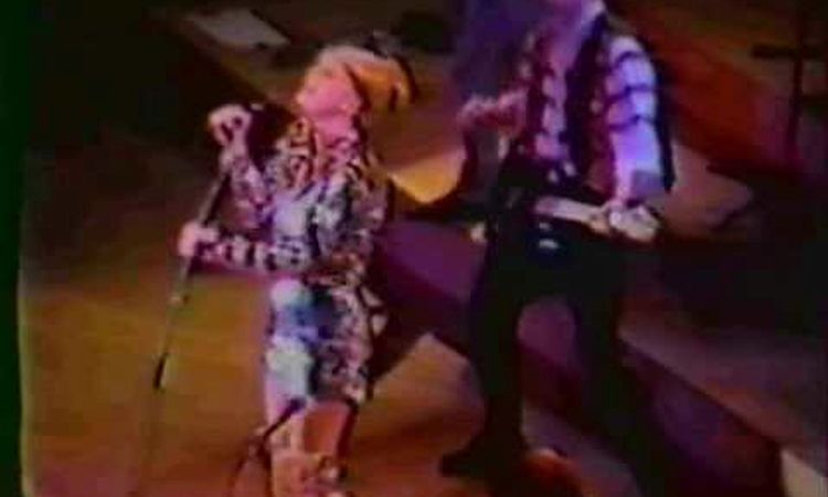 The B-52's Give Me Back My Man - Live 1990