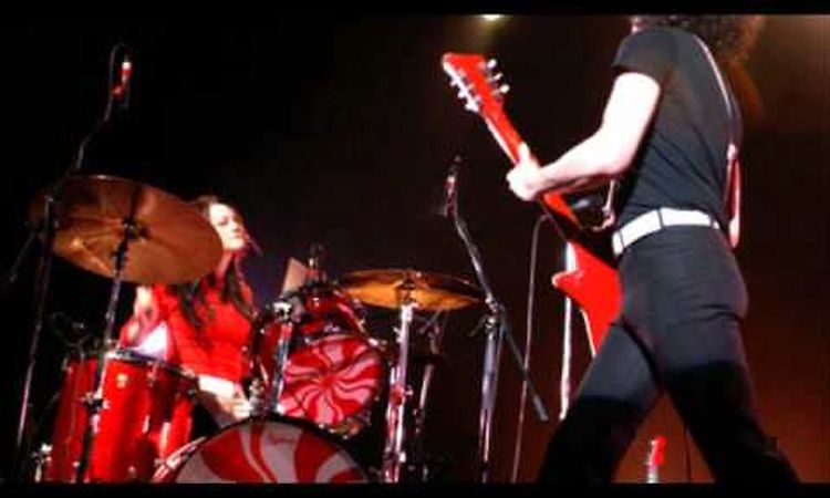 The White Stripes - I Fought Piranhas_Let's Build A Home - Greek Theatre, Los Angeles, 8/16/2005