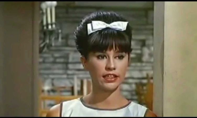 Astrud Gilberto With Stan Getz - Girl From Ipanema (1964)