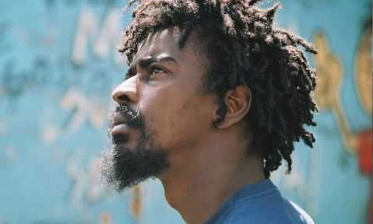 Seu Jorge Mania de Peitão