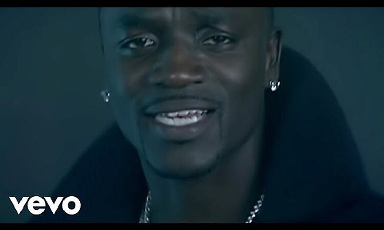 Akon - Smack That ft. Eminem