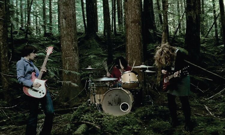 Sleater-Kinney - Entertain [OFFICIAL VIDEO]