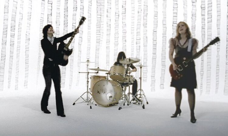 Sleater-Kinney - Jumpers [OFFICIAL VIDEO]