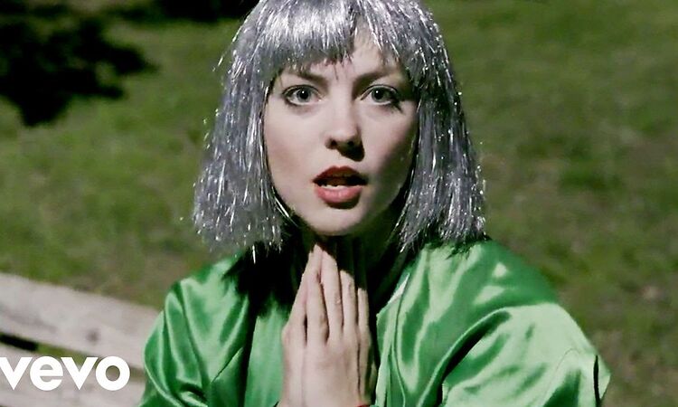 Angel Olsen - Shut Up Kiss Me (Official Video)