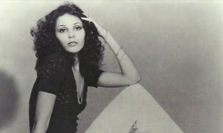 LONETTE MCKEE - The Way I Want To Touch You (from the compilation The Ladies Of Too Slow To Disco 2)