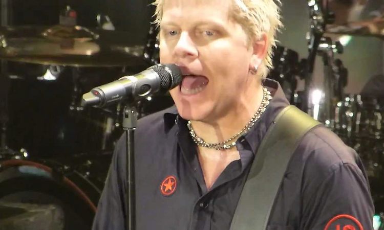 The Offspring plays 'IGNITION' - 09 - No Hero