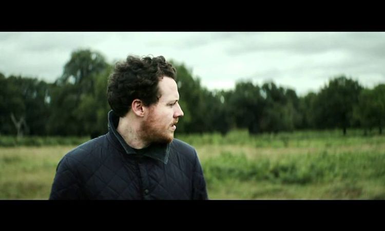 Metronomy - Everything Goes My Way (Music Video)