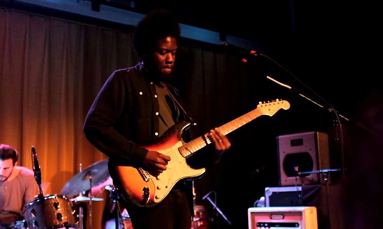 Michael Kiwanuka - Cold Little Heart (from the new album 'Love & Hate' ) - People's Place Amsterdam
