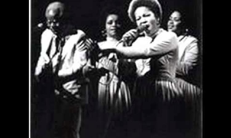 THE STAPLE SINGERS, slippery people , club version. hq audio.