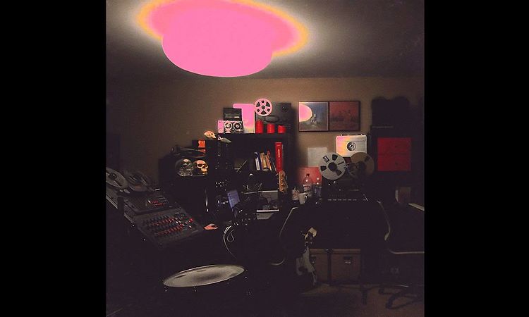 Unknown Mortal Orchestra - The World is Crowded