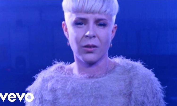 Robyn - Call Your Girlfriend