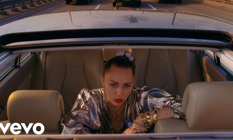 Mark Ronson - Nothing Breaks Like a Heart (Official Video) ft. Miley Cyrus