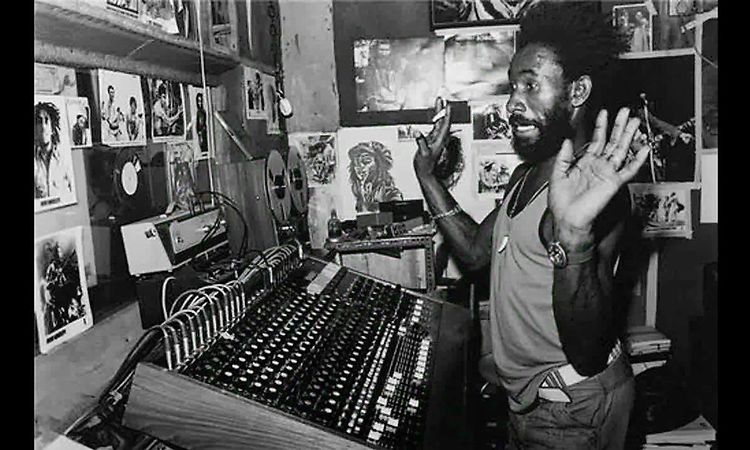 King Tubby Meets The Upsetters   1) King & The Upsetters At Spanish Town