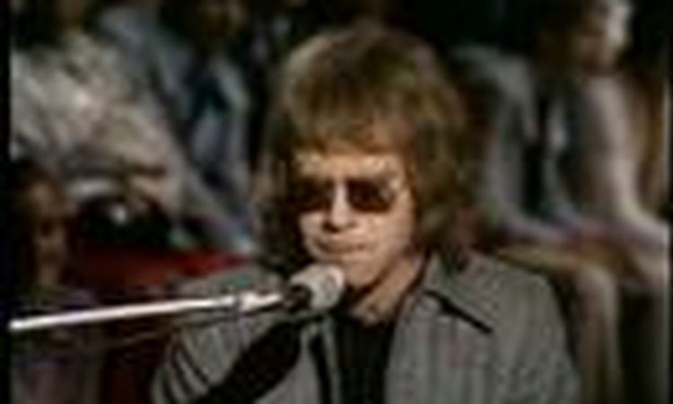 Elton John - Border Song